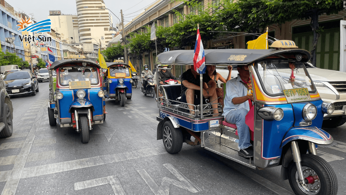 trải nghiệm xe tuk tuk thái lan