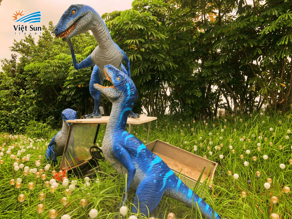 Gia đình khủng long tại Changi Jurassic Mile.png